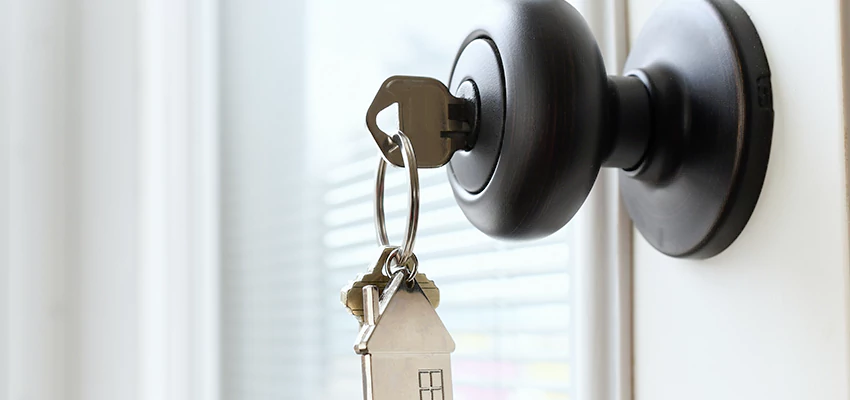 Bifold Door Knob Replacement in Fresno, California